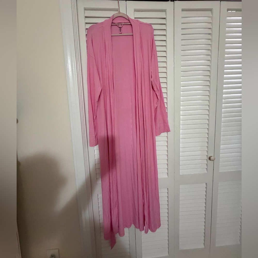 Women’s skims soft lounge long robe in bubblegum pink size medium nwot